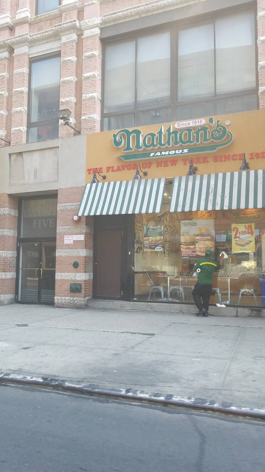 Nathans Famous Hot Dogs | restaurant | 25 Flatbush Ave, Brooklyn, NY 11217, USA | 7187973803 OR +1 718-797-3803