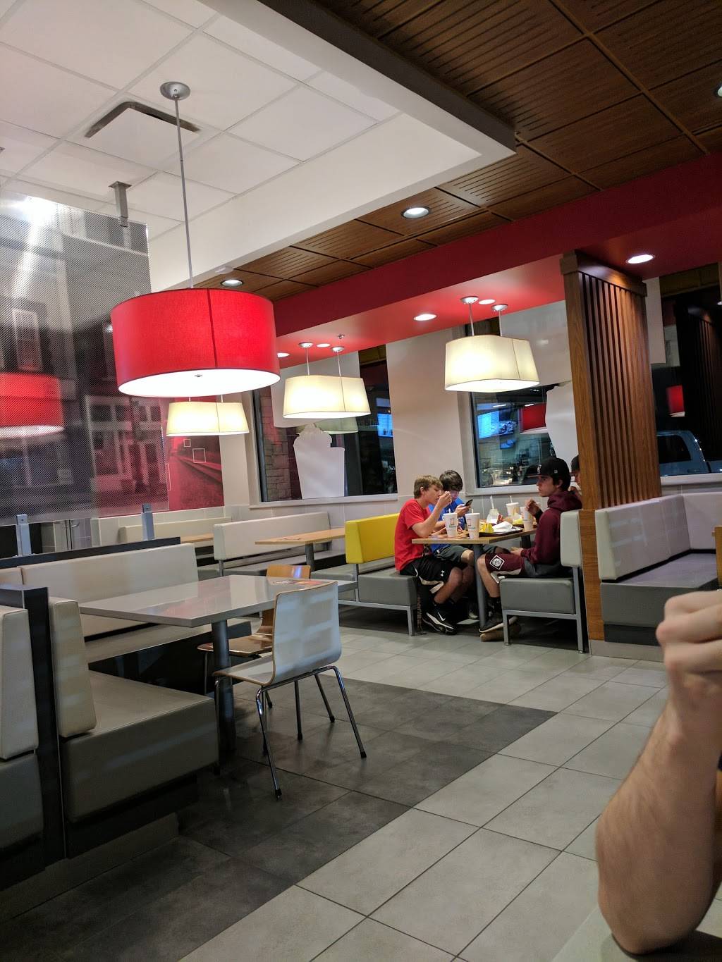 McDonalds | cafe | 2674 New Salem Hwy, Murfreesboro, TN 37128, USA | 6158908820 OR +1 615-890-8820