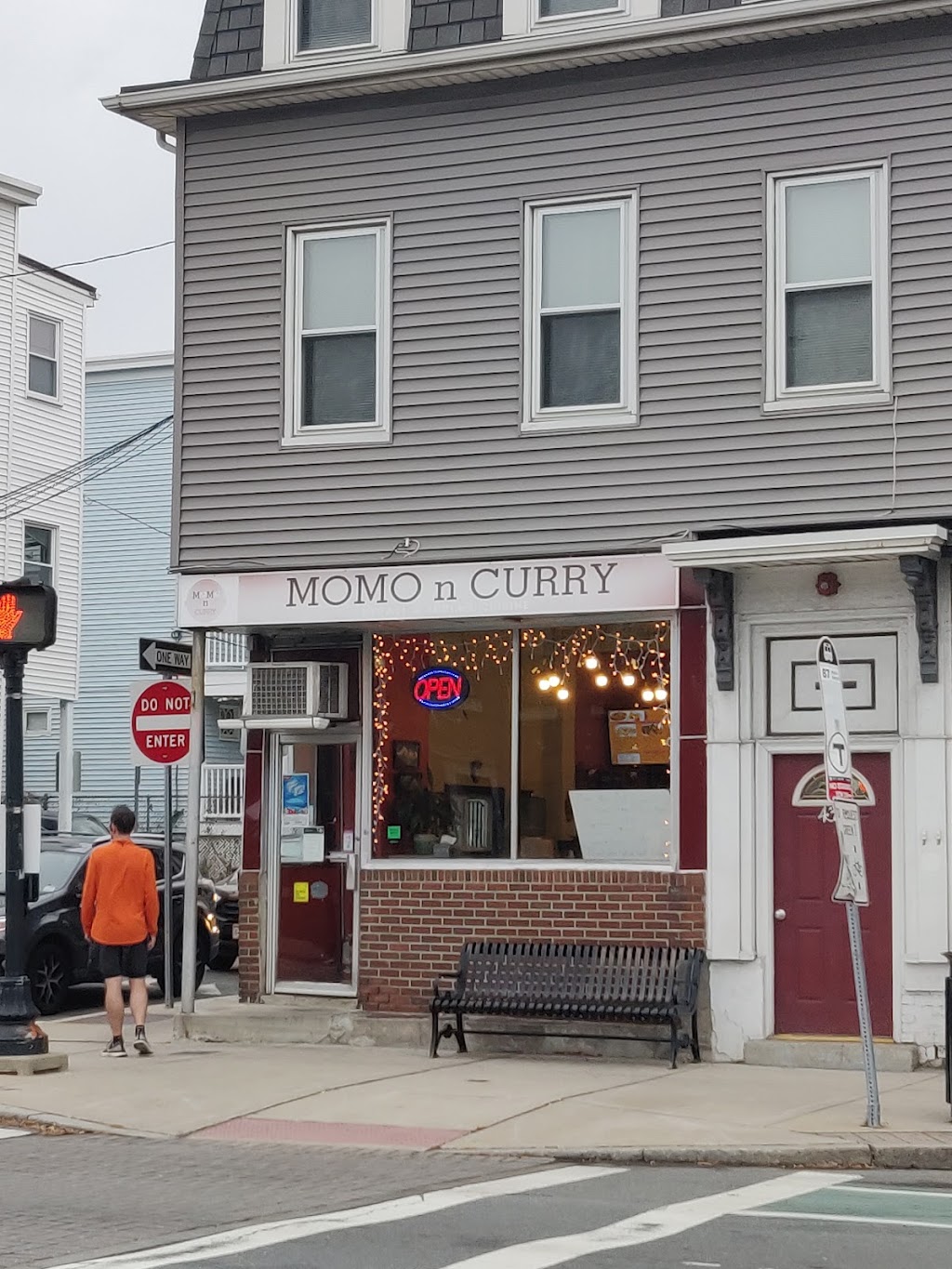 Momo N Curry | restaurant | 431 Somerville Ave, Somerville, MA 02143, USA | 6177641563 OR +1 617-764-1563