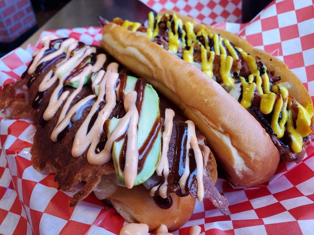 DAVES DOGS GRILL | restaurant | 900 N Milpas St, Santa Barbara, CA 93103, USA | 8058696583 OR +1 805-869-6583