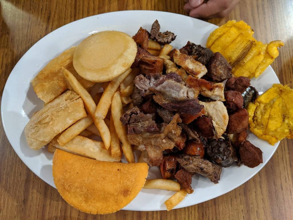 Curramba Colombian Restaurant | restaurant | 2701 W Division St, Chicago, IL 60622, USA | 7737998693 OR +1 773-799-8693