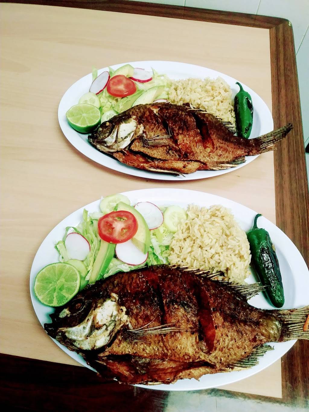 Panaderia & Pupuseria Candelaria de la Frontera | restaurant | 632 N Miami Ave, Marshall, MO 65340, USA | 6608154557 OR +1 660-815-4557