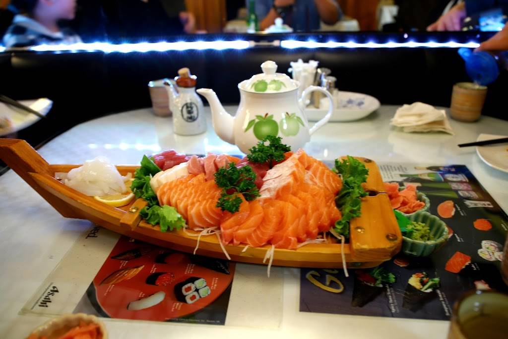 Holiday Gardens & Dodai Sushi | restaurant | 277 Lakeshore Rd E, Mississauga, ON L5G 1G8, Canada | 9052789882 OR +1 905-278-9882