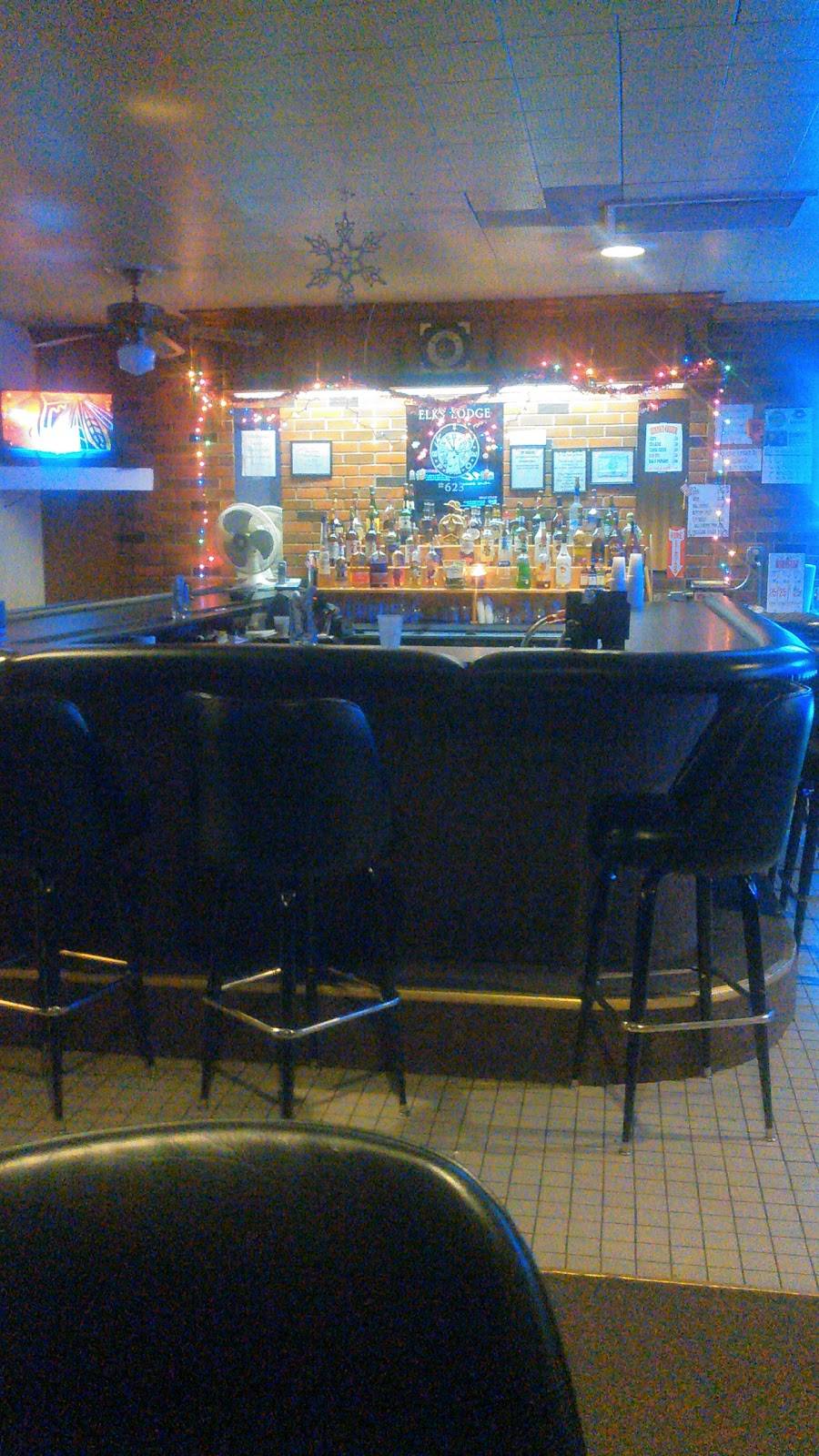 Elks Lodge #623 | restaurant | 720 6th St, Charleston, IL 61920, USA | 2173452646 OR +1 217-345-2646