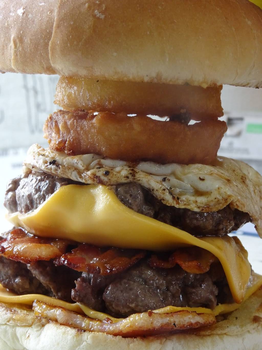 Flippin Mikes | restaurant | 235 Dundas St, Woodstock, ON N4S 1A8, Canada | 5194216897 OR +1 519-421-6897