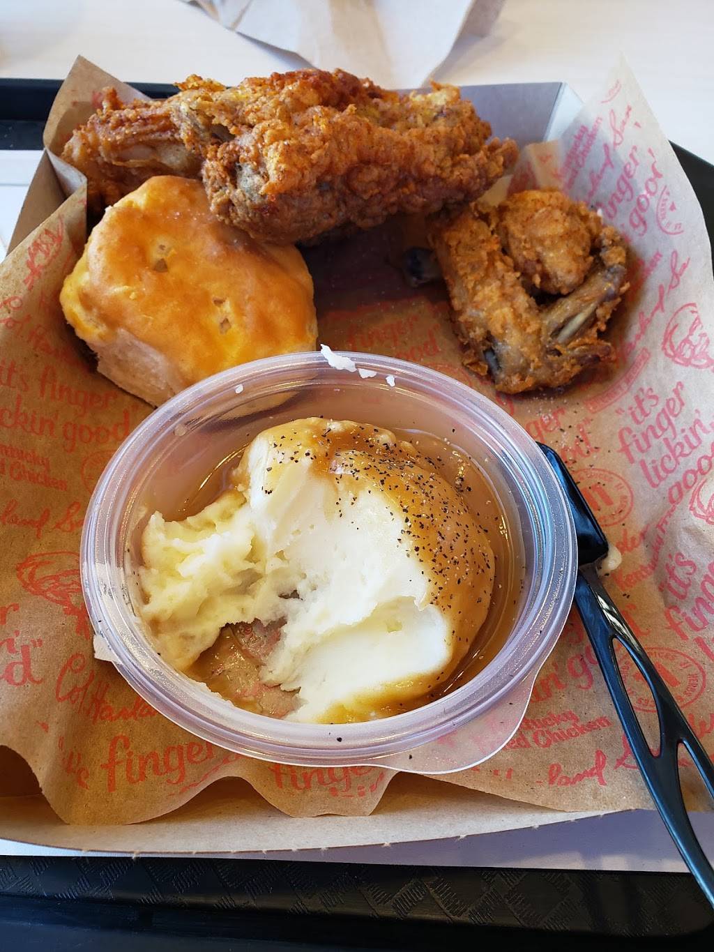 KFC | restaurant | 3180 Owen Rd, Fenton, MI 48430, USA | 8106296740 OR +1 810-629-6740