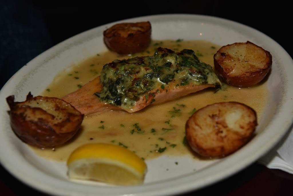 Blackstone Bar & Grill | restaurant | 600 E Veterans Pkwy, Yorkville, IL 60560, USA | 6308828305 OR +1 630-882-8305