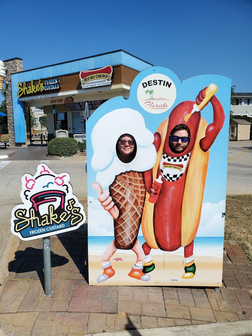 Shakes Frozen Custard | restaurant | 1065 US-98 E, Destin, FL 32541, USA | 8502691111 OR +1 850-269-1111