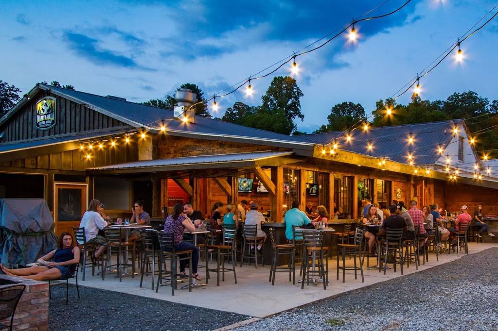 Nantahala Brewing Brewpub | restaurant | 116 Ramseur St, Bryson City, NC 28713, USA | 8285855885 OR +1 828-585-5885