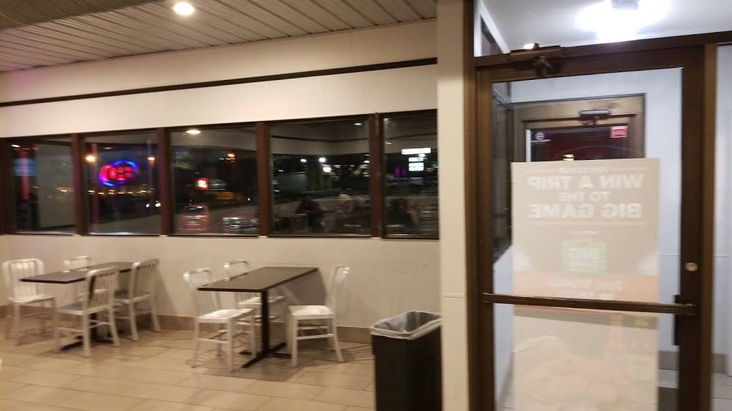 Checkers | restaurant | 2835 Washtenaw Ave, Ypsilanti, MI 48197, USA | 7349617411 OR +1 734-961-7411