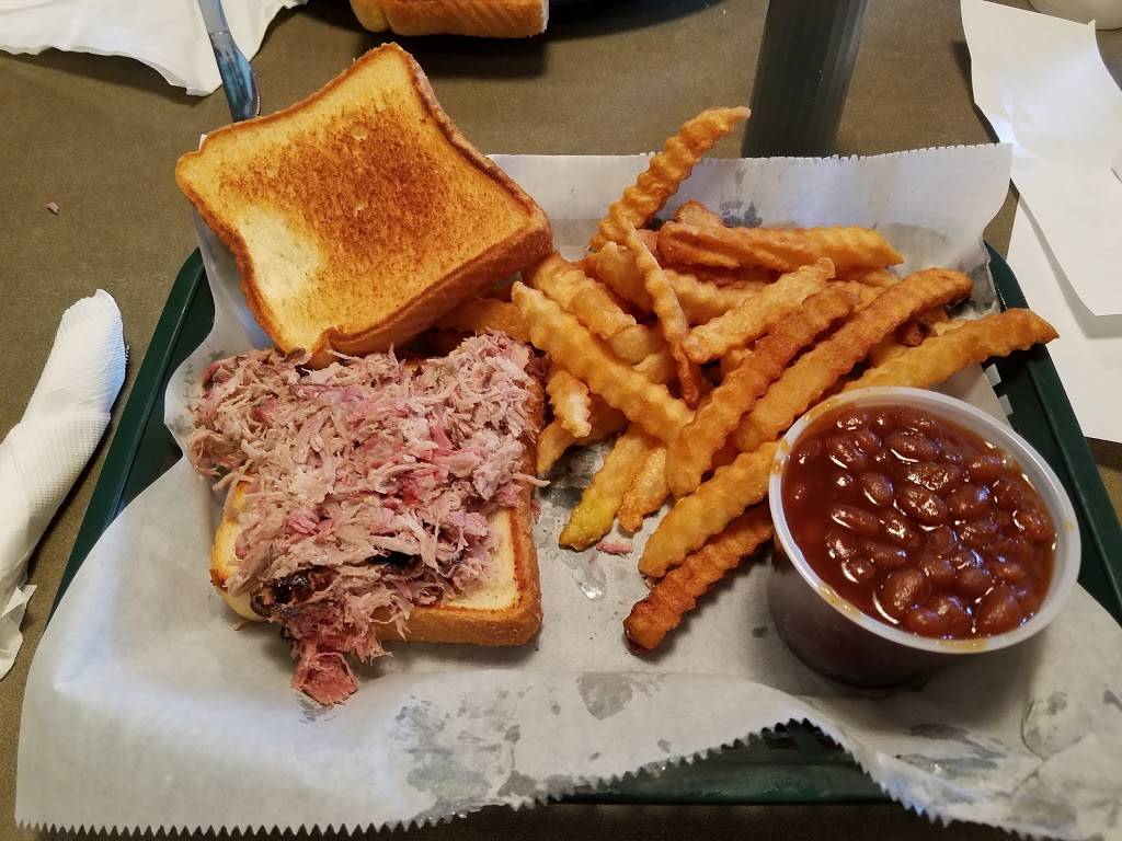 Curly Tails Barbeque | restaurant | 330 Old Bartow Eagle Lake Rd, Bartow, FL 33830, USA | 8635335685 OR +1 863-533-5685