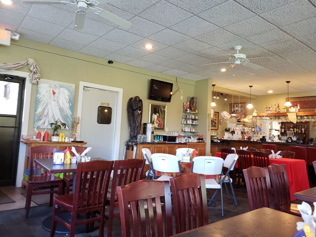 Raffaellas Restaurant At Cortez | restaurant | 299 Cortez Rd, Hot Springs Village, AR 71909, USA | 5019150855 OR +1 501-915-0855