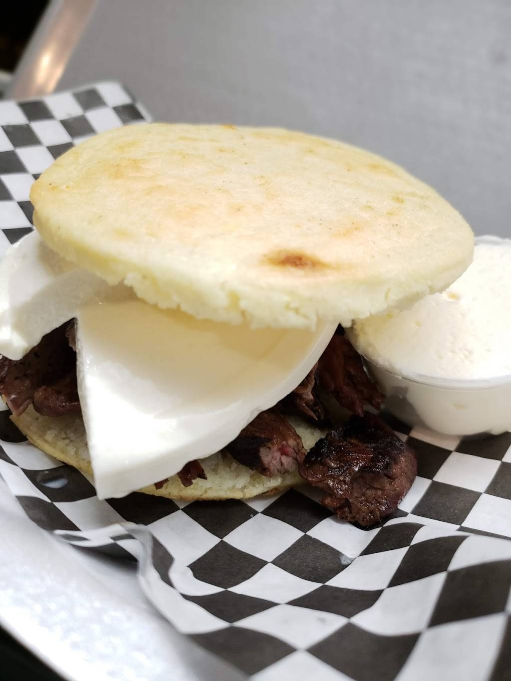 Frank Cachapas Doral /Latin American Food | restaurant | 8683 NW 66th St, Doral, FL 33166, USA | 7543173435 OR +1 754-317-3435