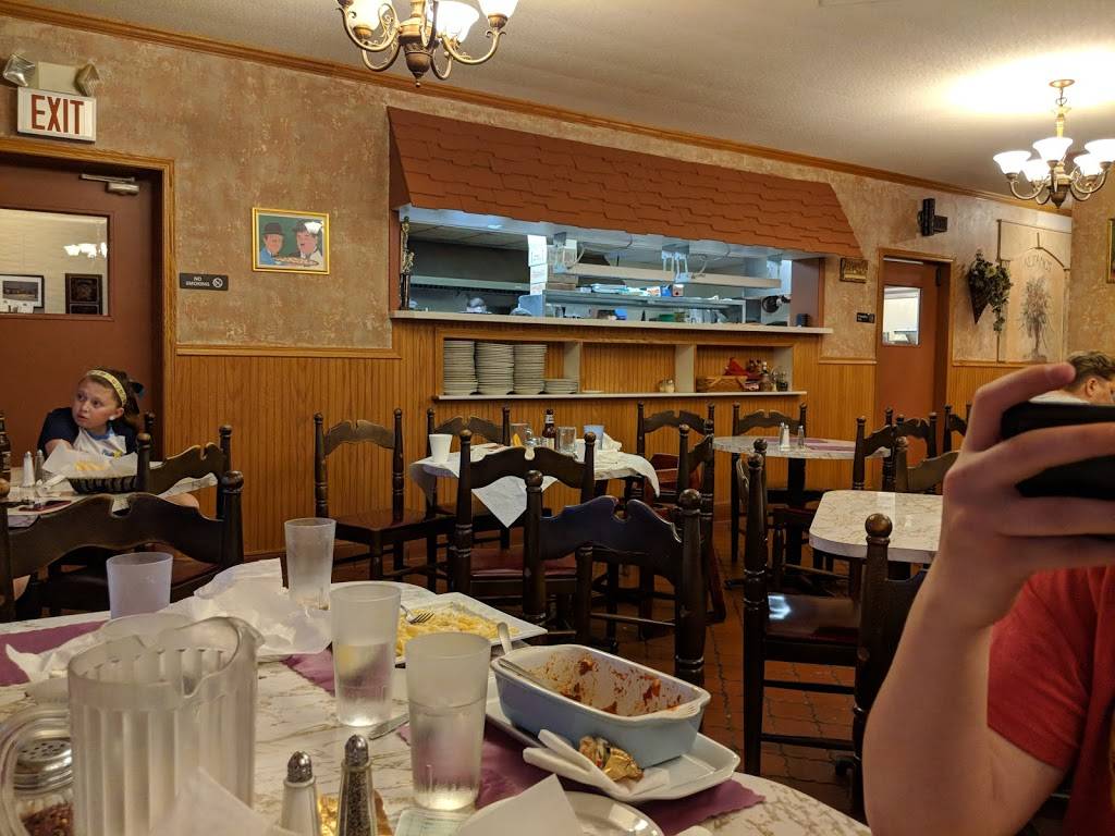 Alfanos Pizzeria & Italian Restaurant | restaurant | 801 S 4th St, Oregon, IL 61061, USA | 8157322774 OR +1 815-732-2774