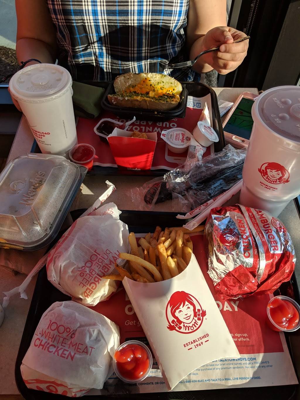 Wendys | restaurant | 2610 W Pershing Rd, Chicago, IL 60632, USA | 7736505819 OR +1 773-650-5819