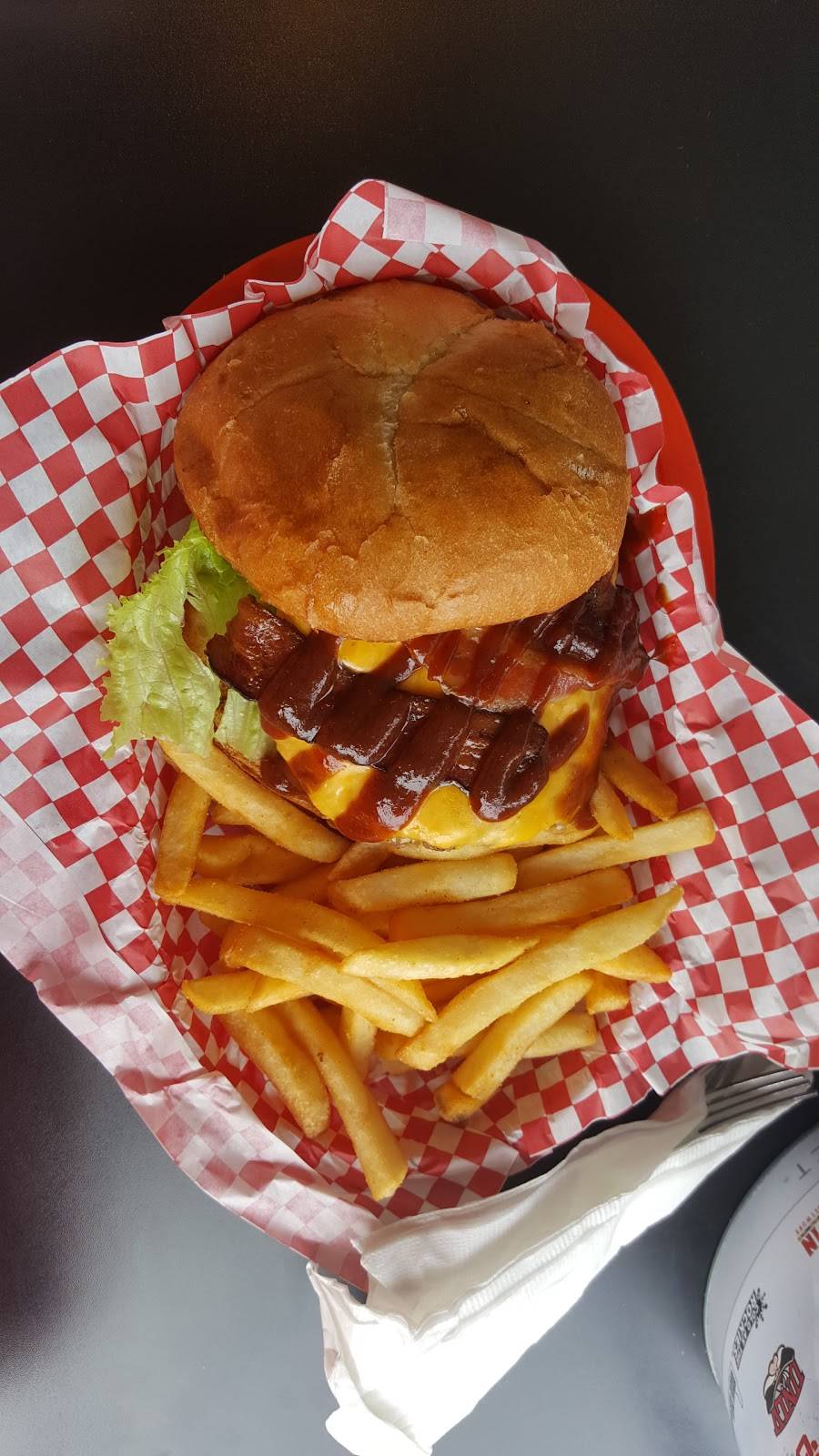 The Crabby Oyster | restaurant | 150 Broadway St, Seaside, OR 97138, USA | 5037386300 OR +1 503-738-6300