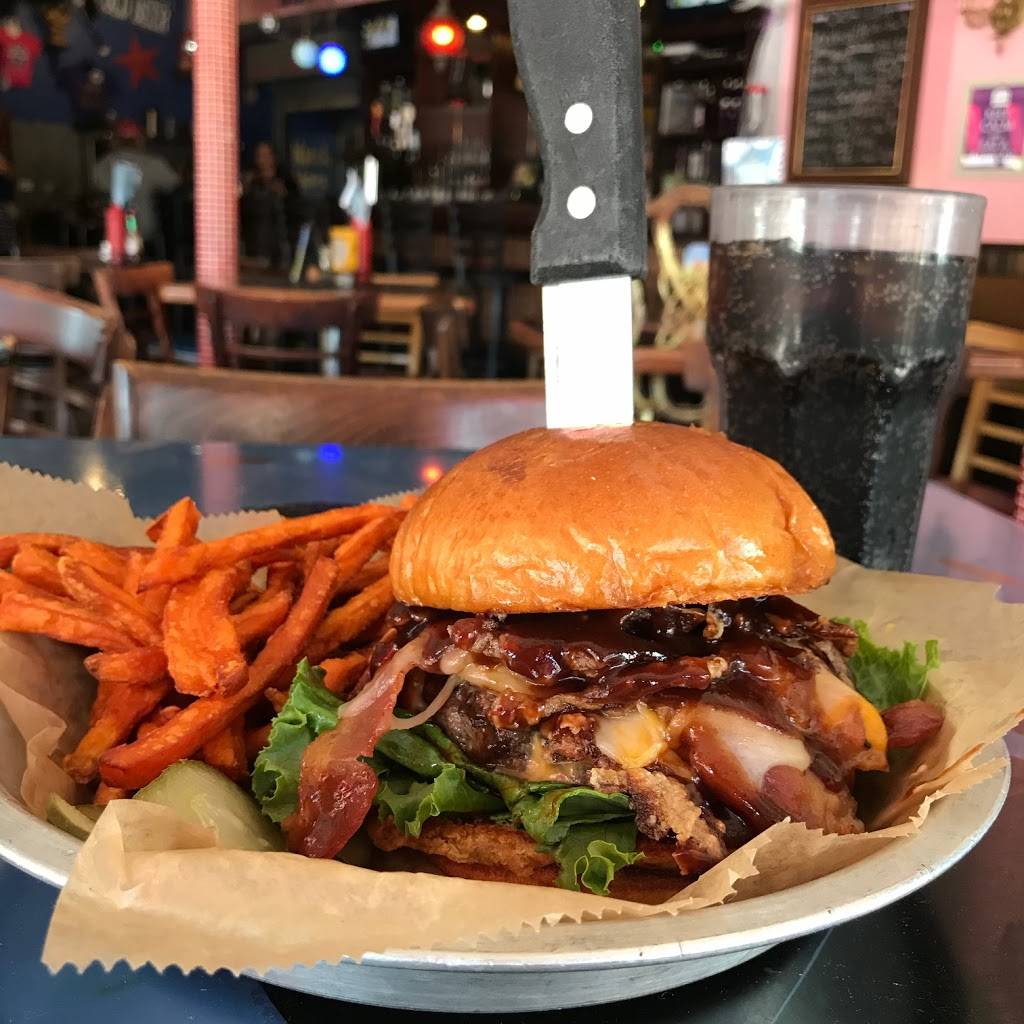 Hamburger Marys Milwaukee | restaurant | 730-734 S 5th St, Milwaukee, WI 53204, USA | 4144882555 OR +1 414-488-2555