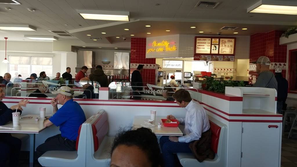 In-N-Out Burger | restaurant | 780 Airport Fwy, Hurst, TX 76054, USA | 8007861000 OR +1 800-786-1000