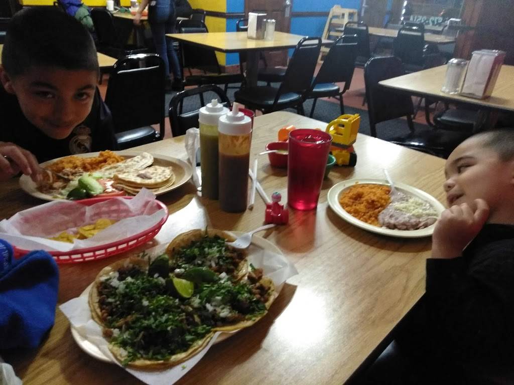 Taqueria Arandas | restaurant | 2912 South 13th Street, Milwaukee, WI 53215, USA | 4146723514 OR +1 414-672-3514