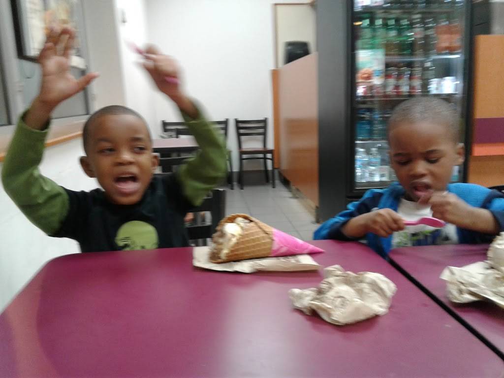 Dunkin Donuts | cafe | 6100 S Western Ave, Chicago, IL 60636, USA | 7737763421 OR +1 773-776-3421