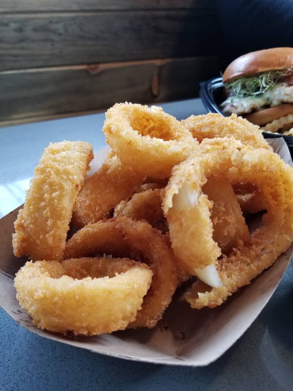 Stacked Bar And Grill | restaurant | 531 E Main St, Visalia, CA 93292, USA | 5593728480 OR +1 559-372-8480