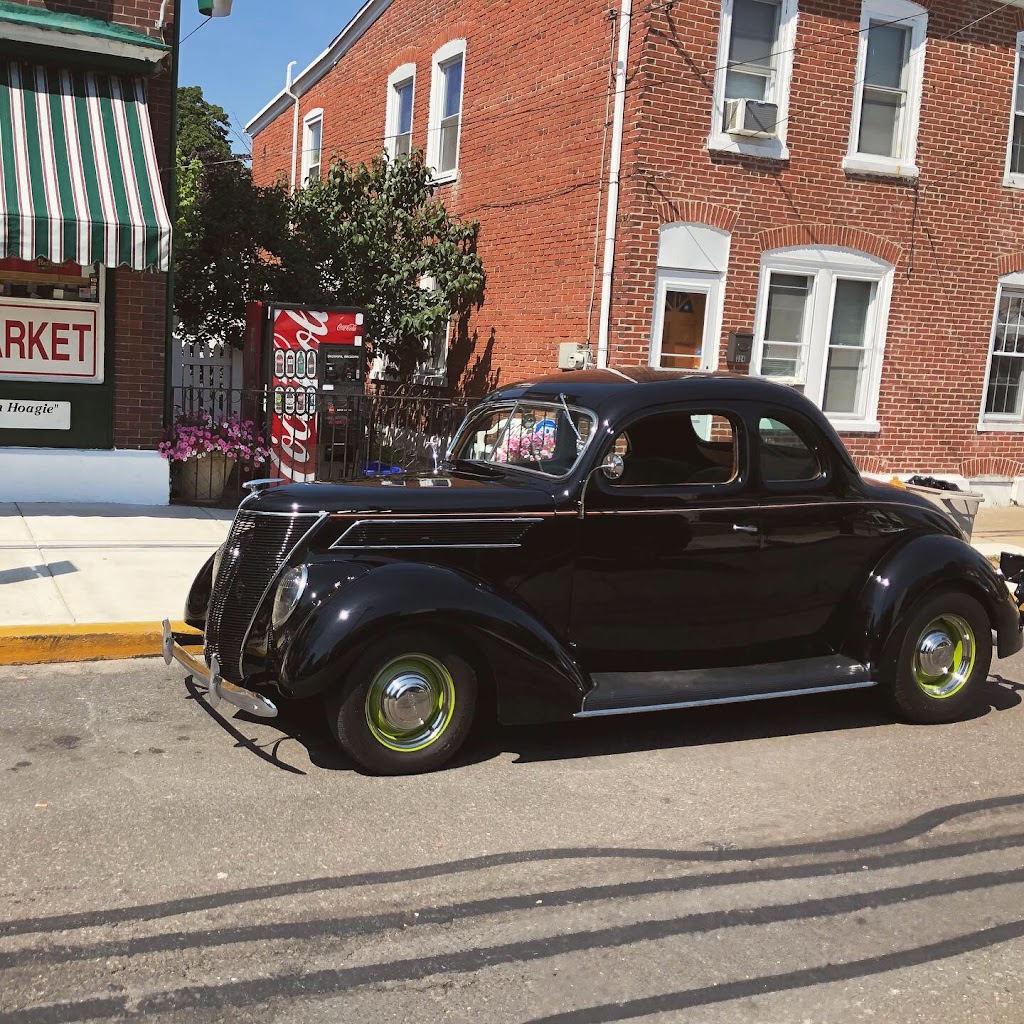 Mazzantis Market | restaurant | 320 Lincoln Ave, Bristol, PA 19007, USA | 2157882218 OR +1 215-788-2218