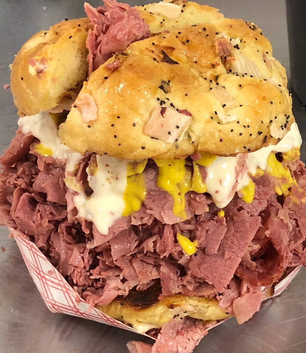 Mr. Corned Beef | restaurant | 11000 E Jefferson Ave Suite B, Detroit, MI 48214, USA | 3134587414 OR +1 313-458-7414