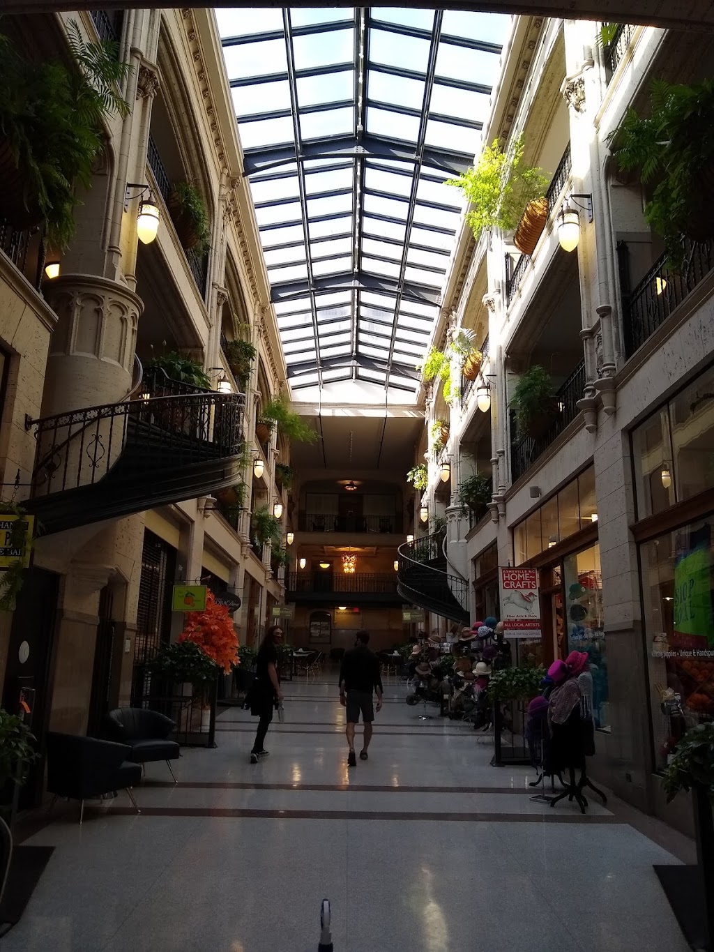 Carmels Kitchen & Bar | restaurant | 1 Page Ave, Asheville, NC 28801, USA | 8282528730 OR +1 828-252-8730