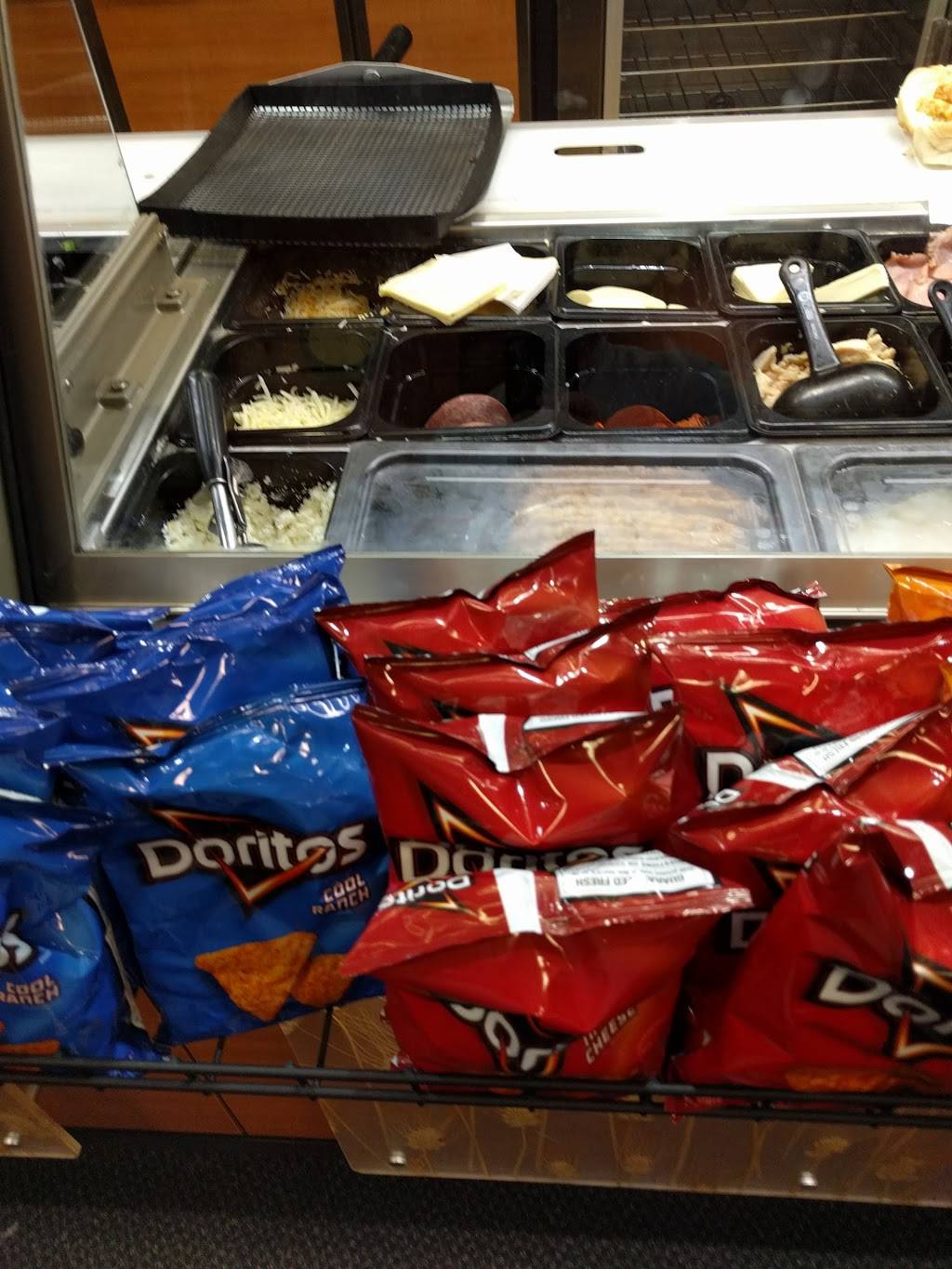 Subway Restaurants | restaurant | 333 E Benton Pl #107, Chicago, IL 60601, USA | 3124488084 OR +1 312-448-8084