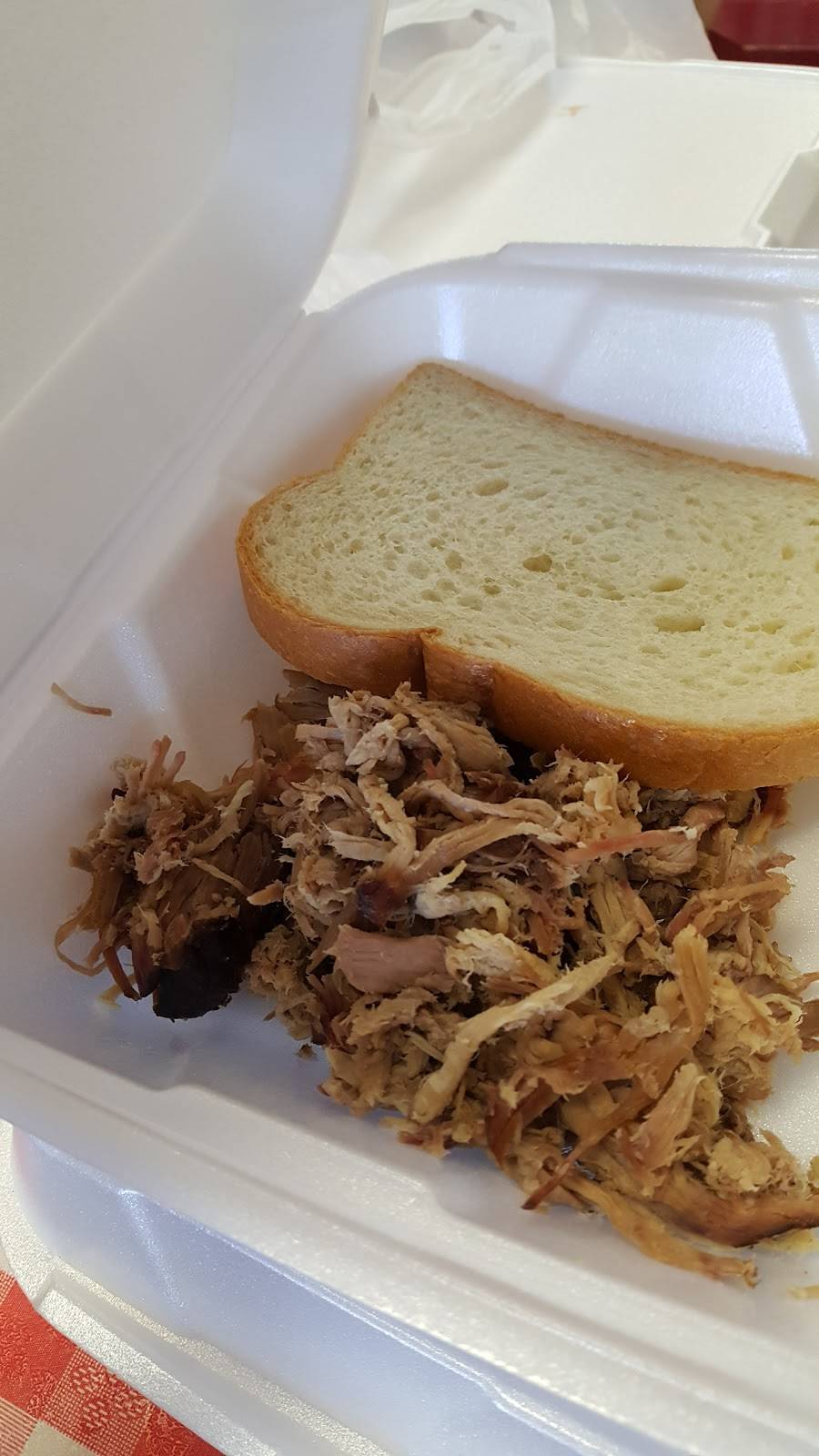 Sullys Smokehouse | restaurant | 10820 County Rd 44, Leesburg, FL 34788, USA | 3524837427 OR +1 352-483-7427