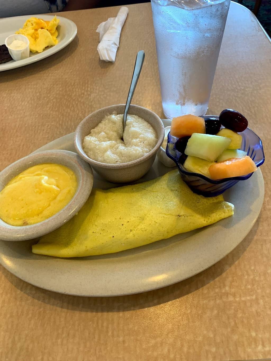 Sandfiddler Cafe | restaurant | 9561 Shore Dr, Norfolk, VA 23518, USA | 7572273484 OR +1 757-227-3484