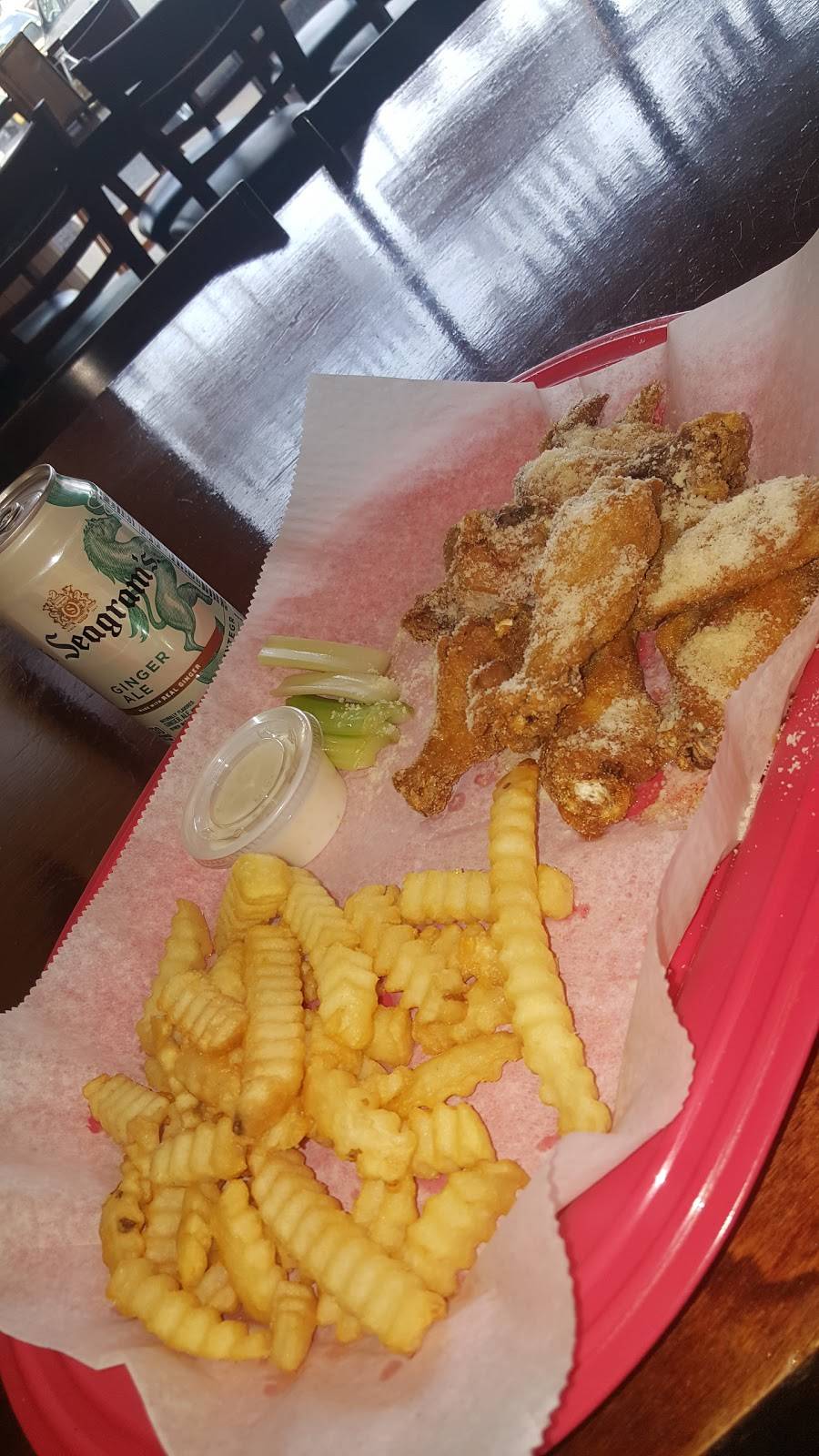 The green lounge Hot Wings | restaurant | 13175 Jefferson Ave, Newport News, VA 23608, USA | 7578749464 OR +1 757-874-9464