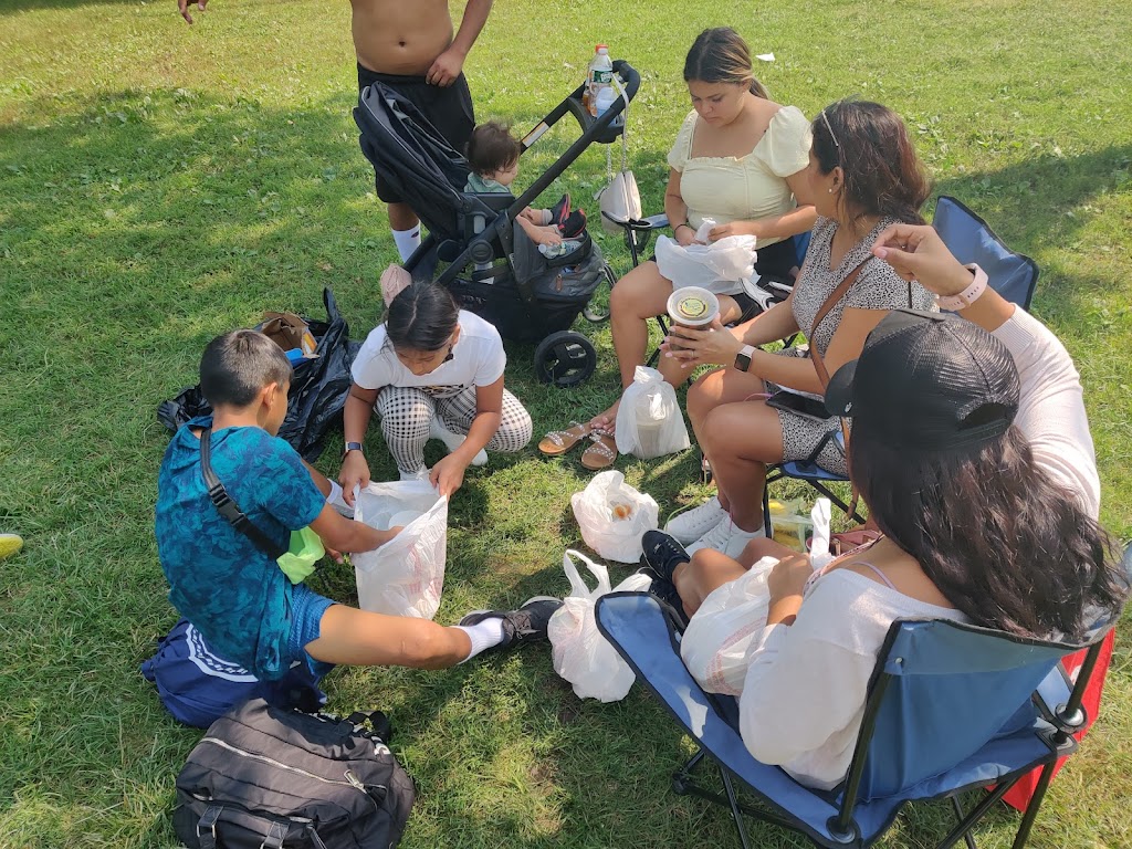 La Sazón Guayaca | restaurant | 25-40 99th St, Queens, NY 11369, USA | 3472083996 OR +1 347-208-3996