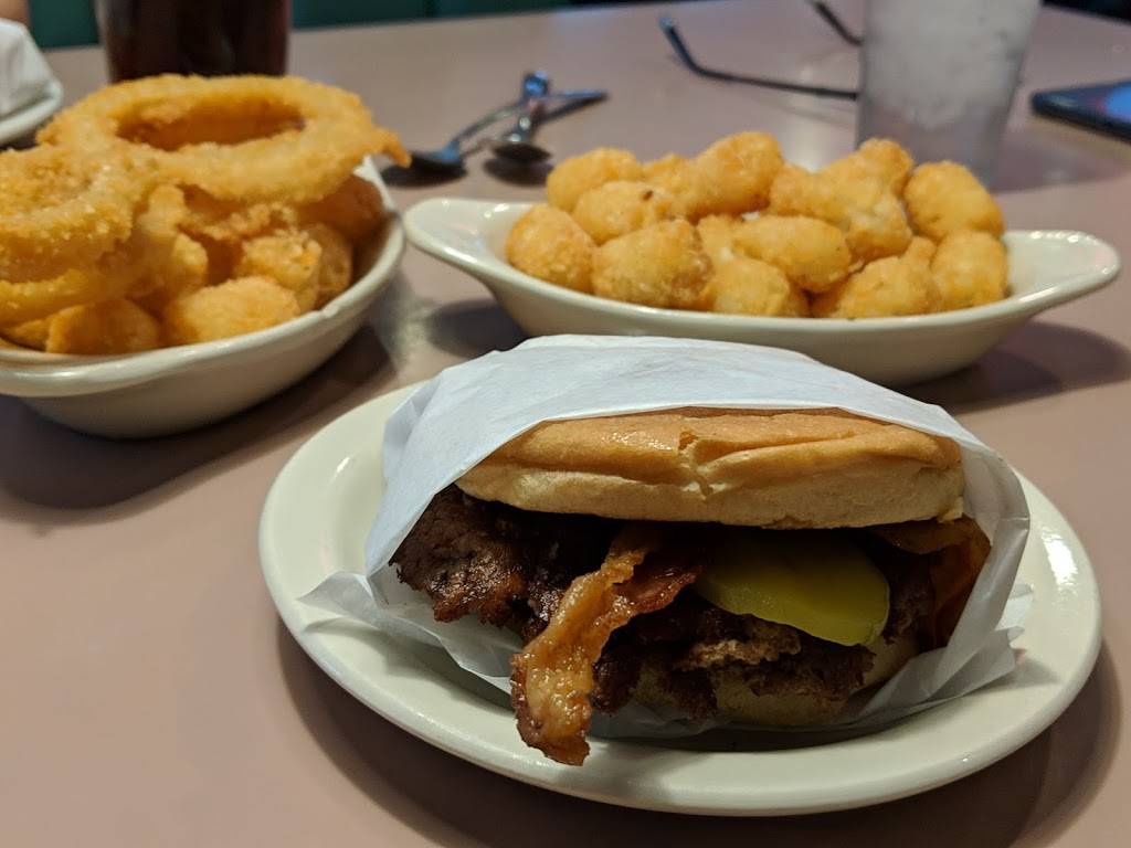 Winsteads Steakburgers | restaurant | 101 Emanuel Cleaver II Blvd., Kansas City, MO 64112, USA | 8167532244 OR +1 816-753-2244