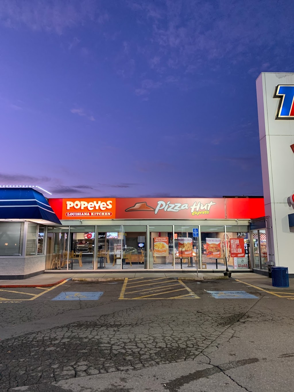 Shell | restaurant | 19483 Knighton Rd, Redding, CA 96002, USA | 5302214760 OR +1 530-221-4760