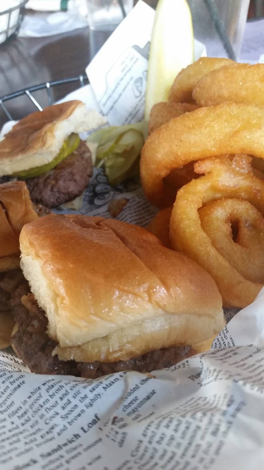 Muldoons | restaurant | 7636 Auburn Rd, Utica, MI 48317, USA | 5867396946 OR +1 586-739-6946