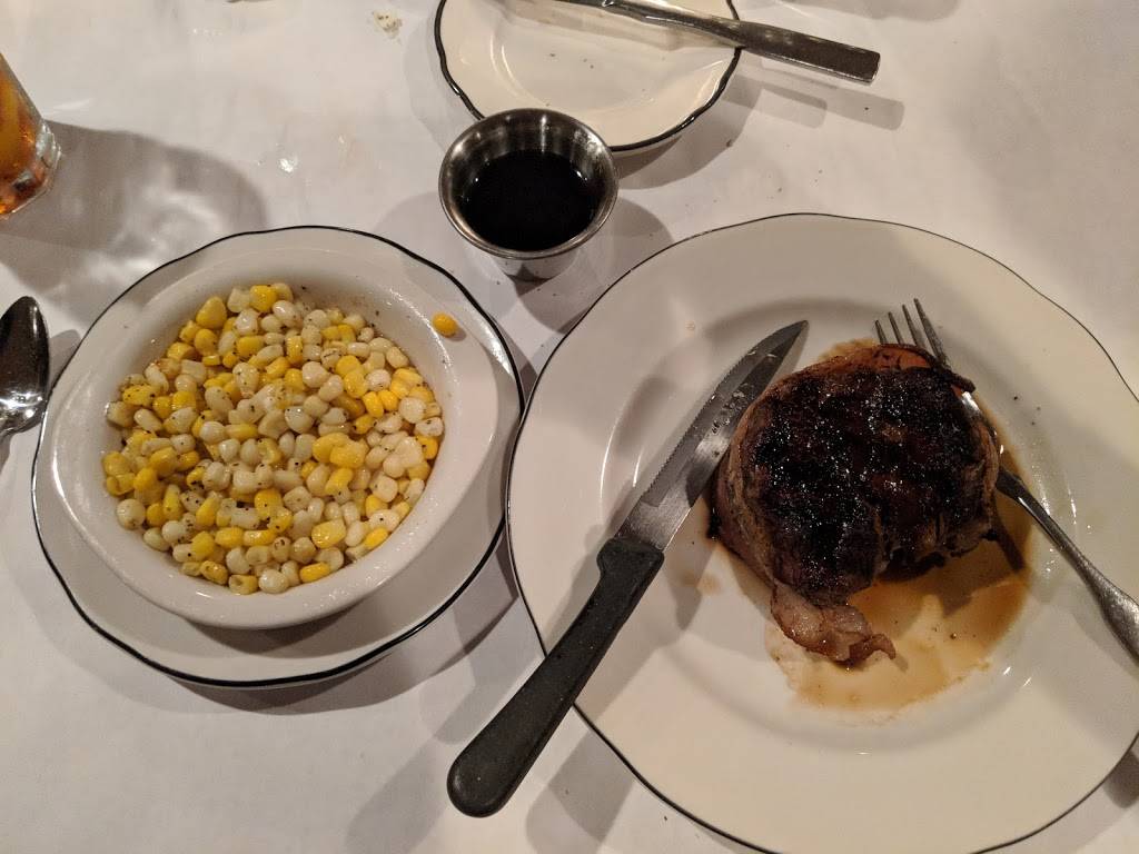 Beachs Supper Club | restaurant | 11369 W Galena Rd, Lena, IL 61048, USA | 8153694630 OR +1 815-369-4630