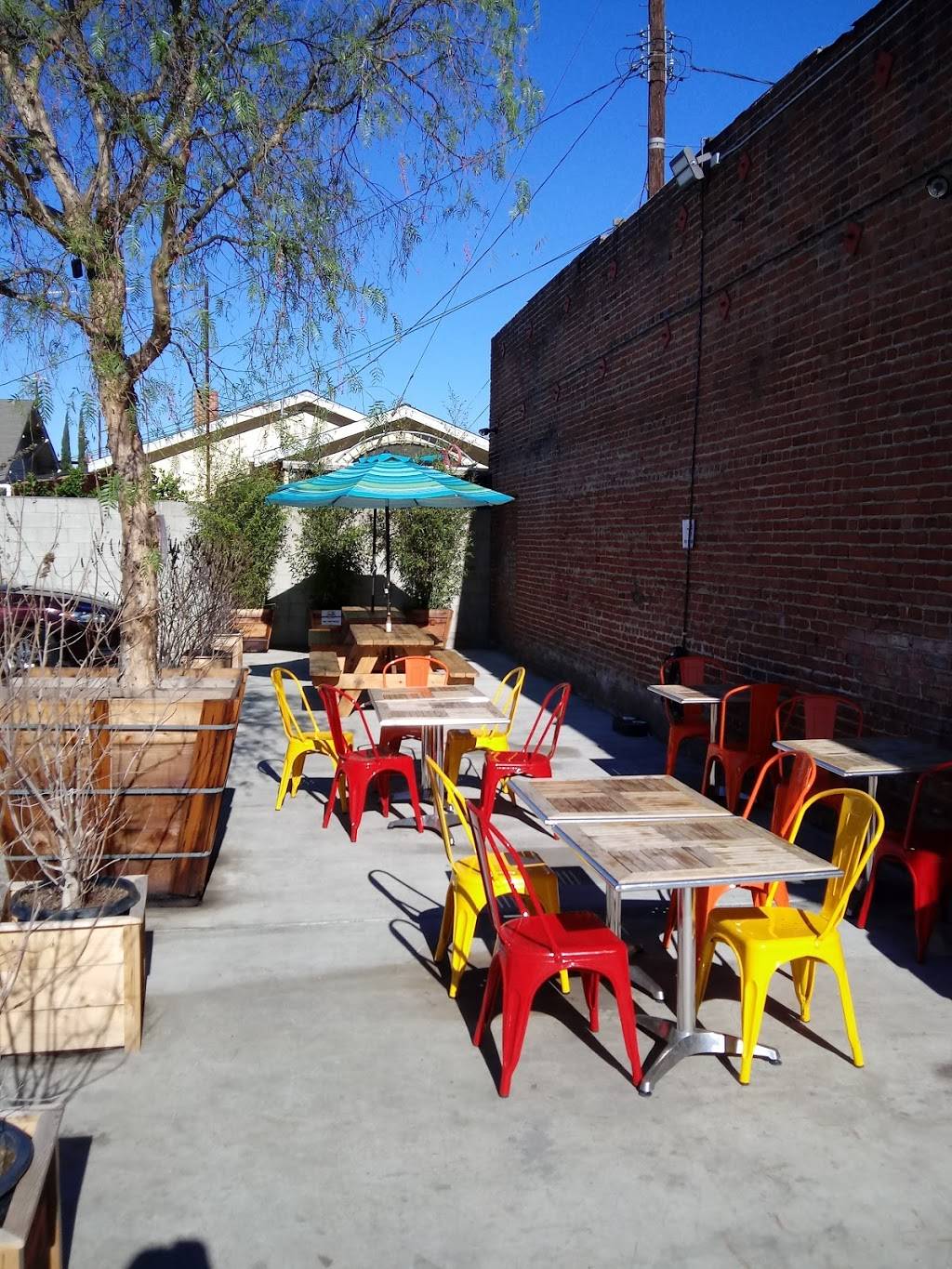 Surfas Culinary District - Cafe, Deli & Restaurant | restaurant | 3225 W Washington Blvd, Los Angeles, CA 90018, USA | 3105594770 OR +1 310-559-4770