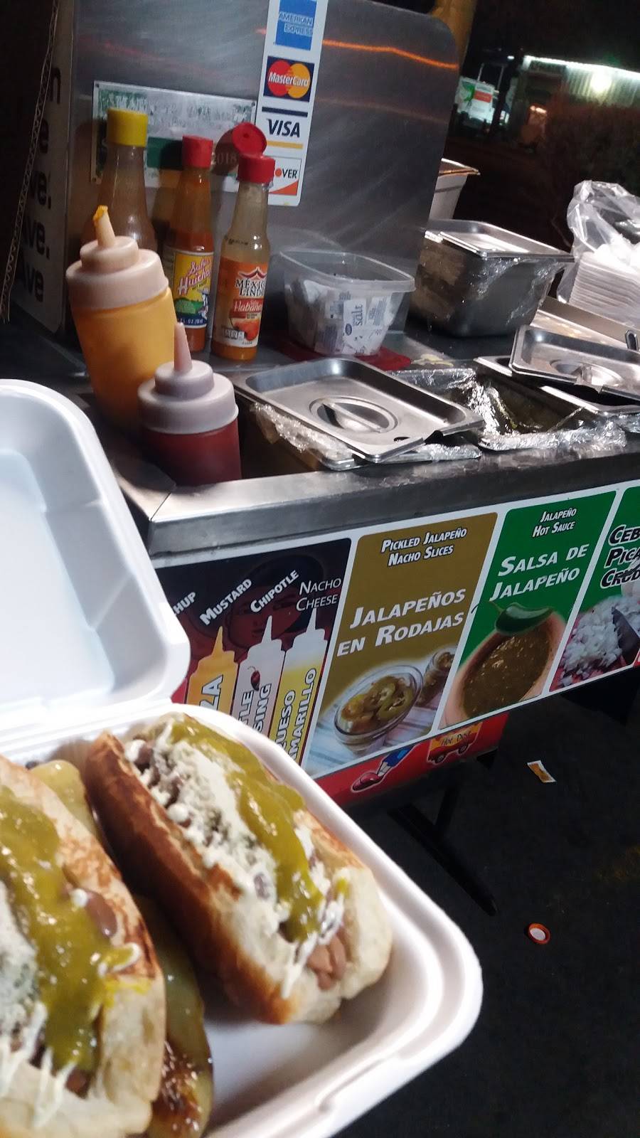 El Caprichoso Hot Dogs | restaurant | 9444 N 19th Ave, Phoenix, AZ 85021, USA | 6025613723 OR +1 602-561-3723