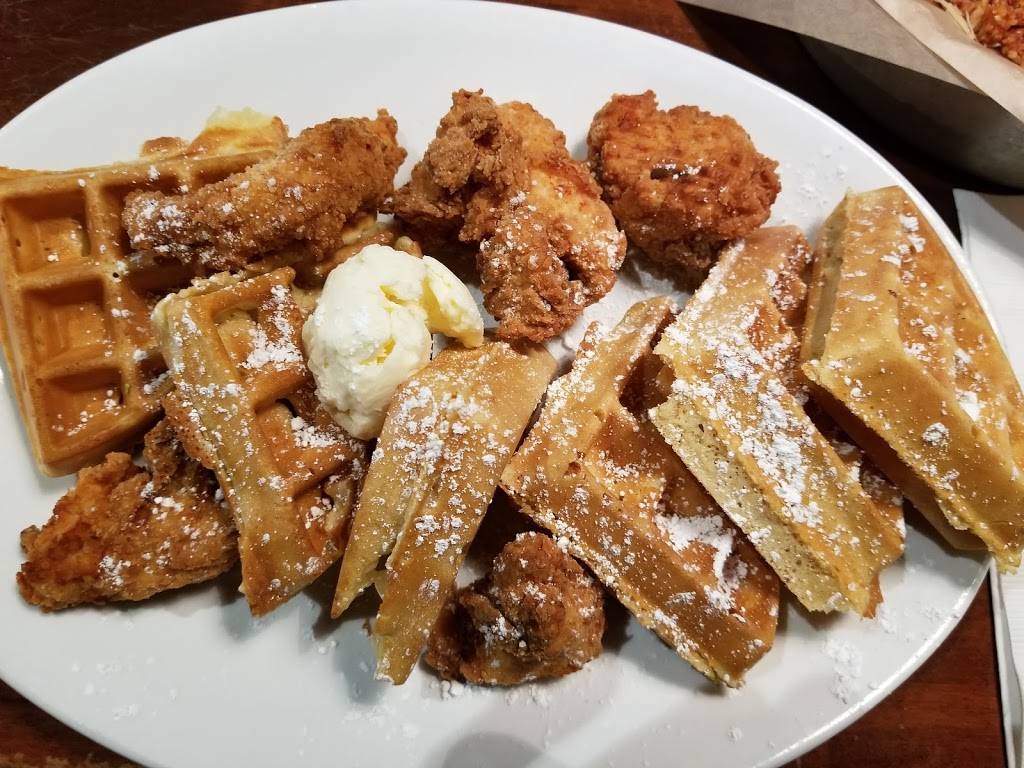 Brick House Tavern + Tap | restaurant | 871 S Hurstbourne Pkwy, Louisville, KY 40222, USA | 5023263182 OR +1 502-326-3182