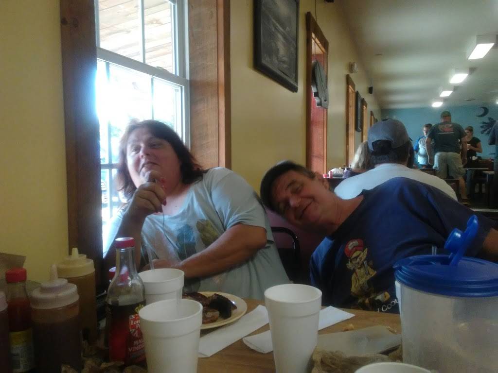 World Famous Smokehouse Grill | restaurant | 5843 SC-151, Jefferson, SC 29718, USA | 8436583045 OR +1 843-658-3045