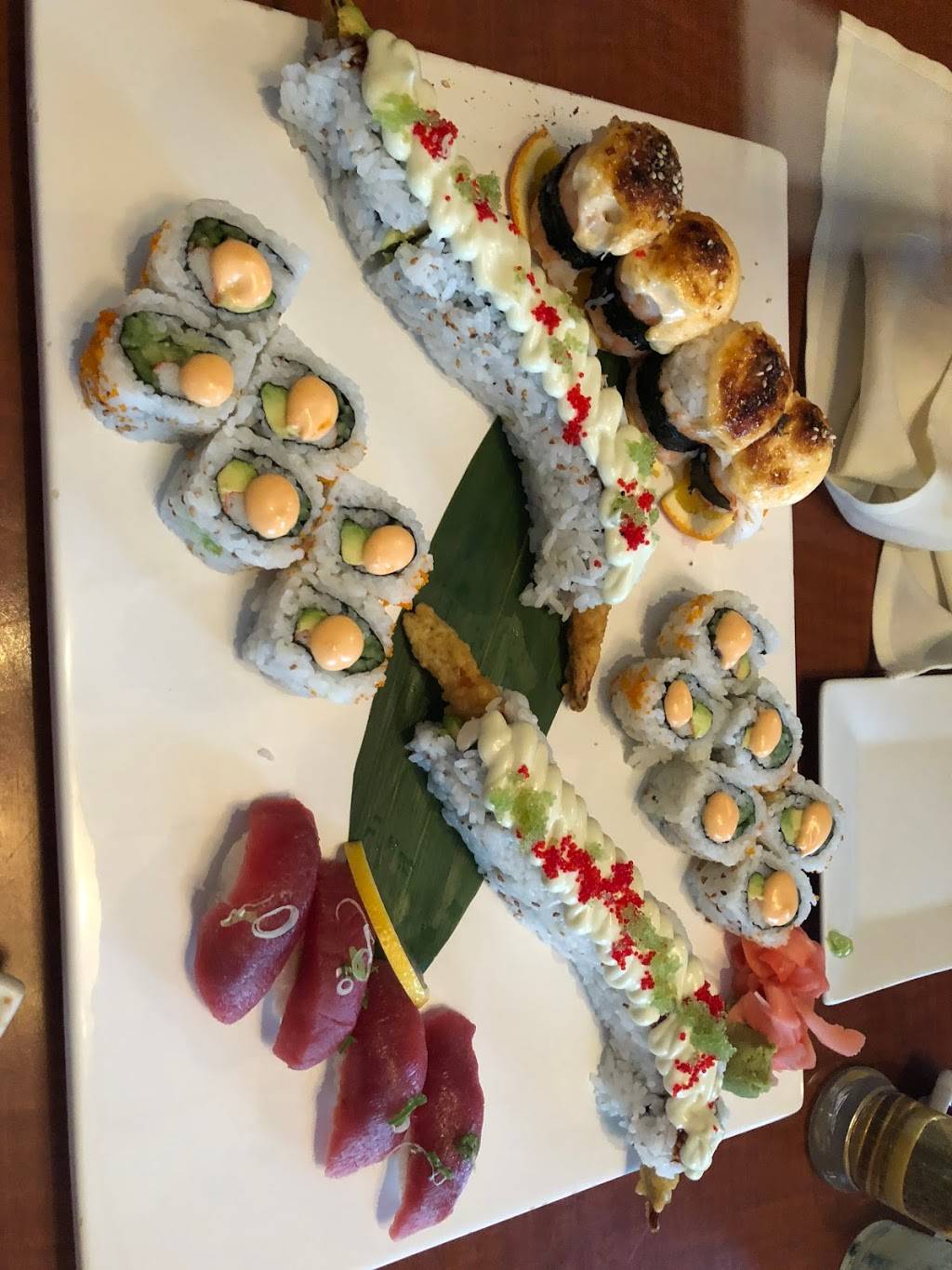 Sushi Nest | restaurant | 142 N York St, Elmhurst, IL 60126, USA | 6308335088 OR +1 630-833-5088