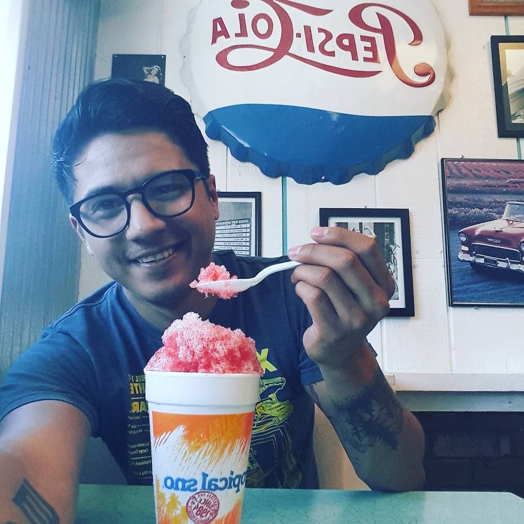 Jennys Malt Shop & Diner | restaurant | 923 16th St, Greeley, CO 80631, USA | 9703527036 OR +1 970-352-7036