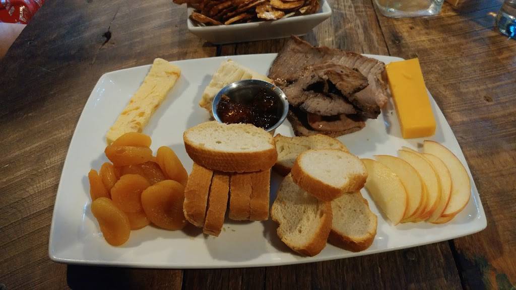 The Green Dragon Pub and Brewery | restaurant | 714 F, W Main St, Murfreesboro, TN 37129, USA | 6158017171 OR +1 615-801-7171