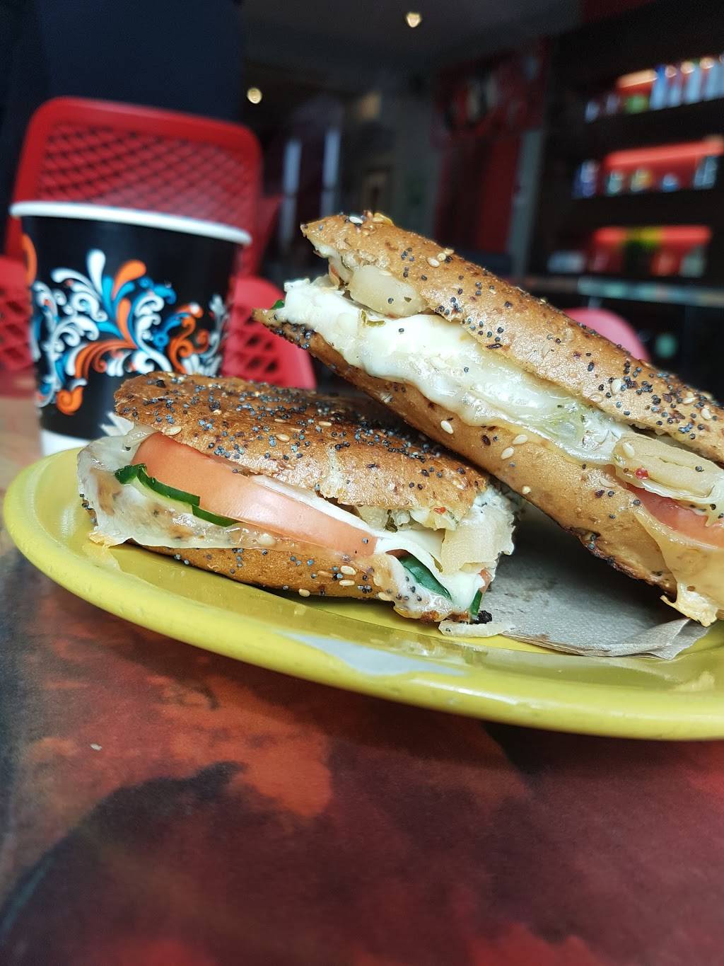 Moca Loca | cafe | 335 Boulevard Saint-Joseph, Gatineau, QC J8Y 3Z2, Canada | 8192056622 OR +1 819-205-6622