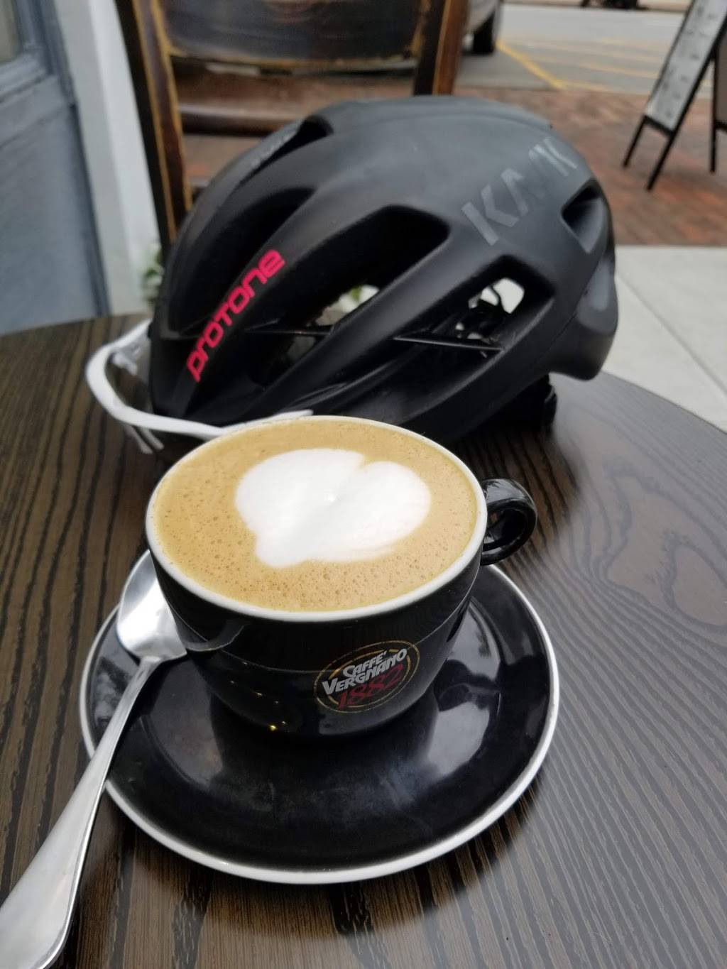 Dolce Italian Café | cafe | 98 Elm St, New Canaan, CT 06840, USA | 2035941424 OR +1 203-594-1424