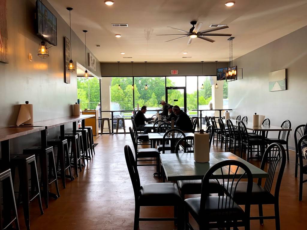 Honeybadger Grill | restaurant | 10 Oakley Plaza, Troy, MO 63379, USA | 6367752888 OR +1 636-775-2888