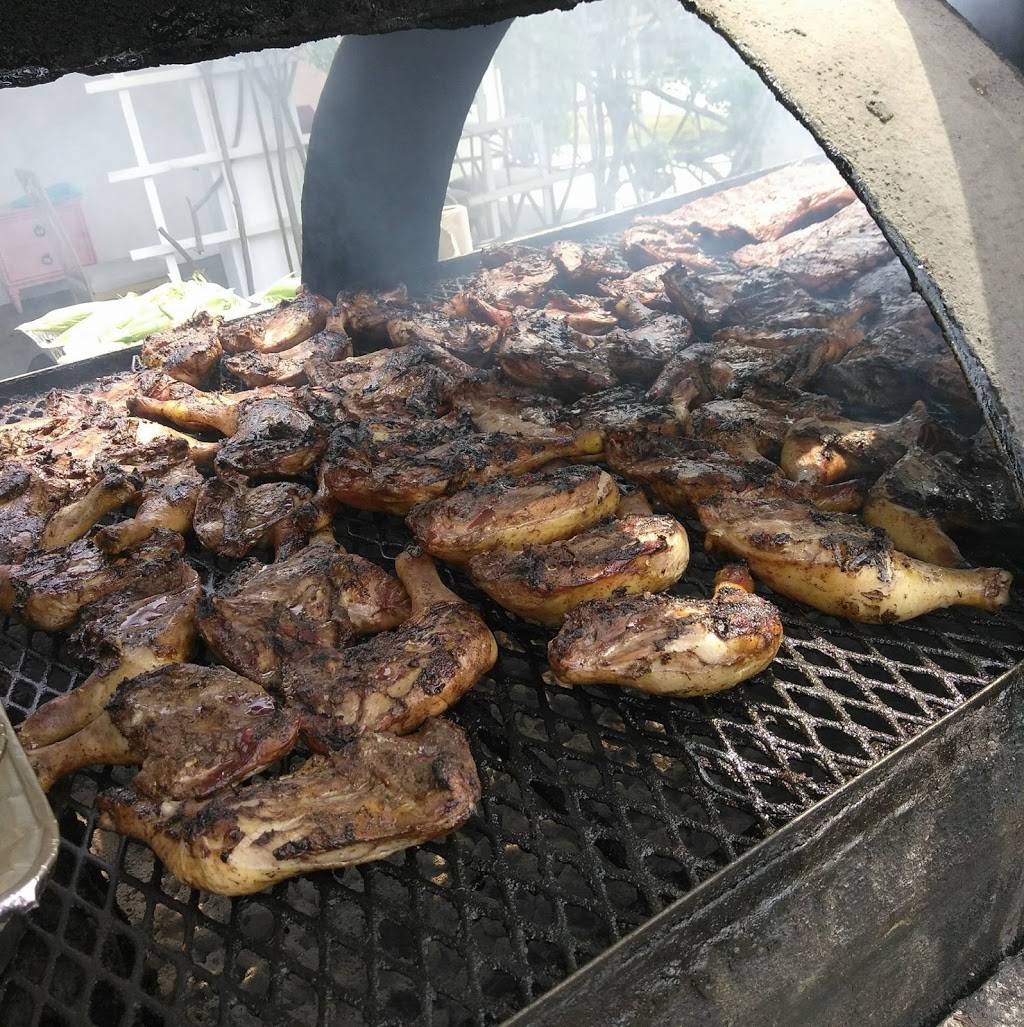 Ceasars Famous Ribs | restaurant | 37 SW 5th Ave, Delray Beach, FL 33444, USA | 5615777561 OR +1 561-577-7561