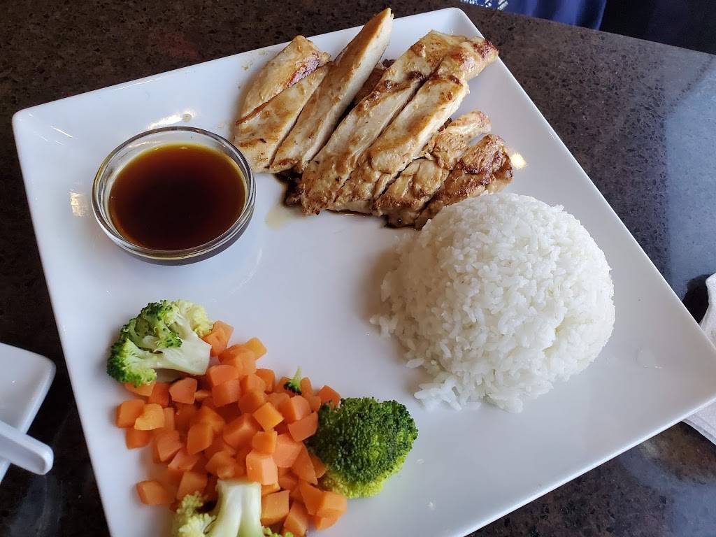 Sushi Maki (MIA) | restaurant | 2100 NW 42nd Ave, Miami, FL 33166, USA | 3058694060 OR +1 305-869-4060