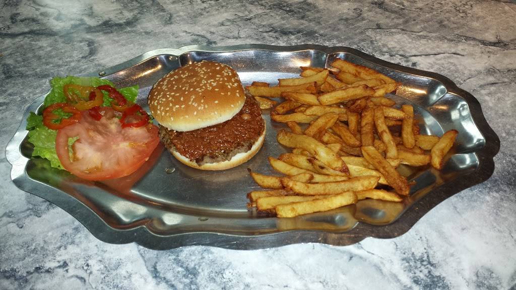 Restaurant Terrasse Dagenais | restaurant | 5575 Boulevard Dagenais O, Laval, QC H7R 1M1, Canada | 4506272441 OR +1 450-627-2441